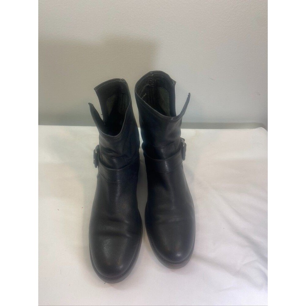 FRYE WOMENS BLACK LEATHER ANKLE BOOTS BUCKLE SIZE 8 NARROW.
